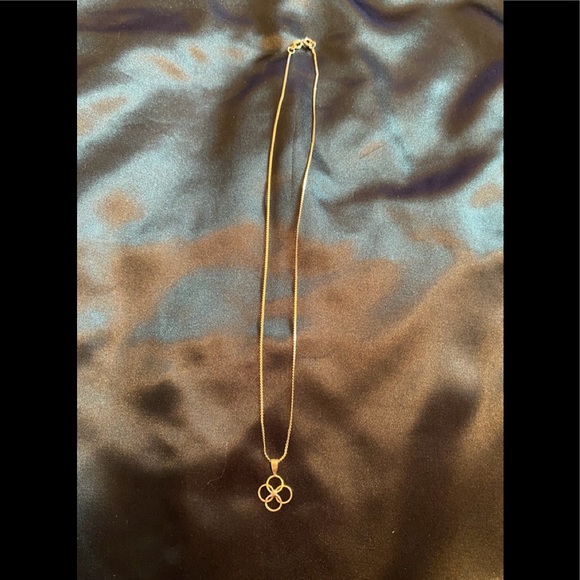 Jewelry - 10k stamped gold chain with knot charm